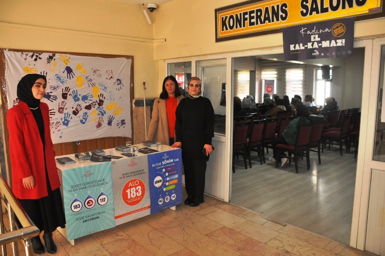 Sessizliği Kır, Şiddete Dur De’ Kadına Şiddet Paneli Belediye Konferans Salonunda Gerçekleştirildi