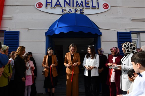   İlçe Kadınlarımız İçin İlk Olan Hanımeli Kafe'nin Açılışını Gerçekleştirdik